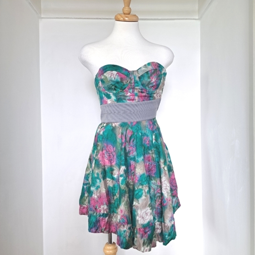 Elizabeth & James | Green , pink & grey floral cute flowy strapless mini Dress